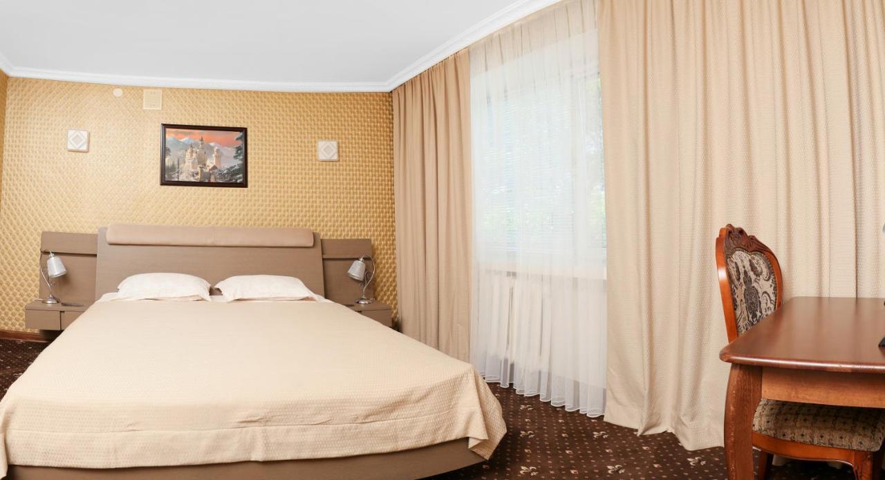 Green City Hotel Mykolaiv Dış mekan fotoğraf